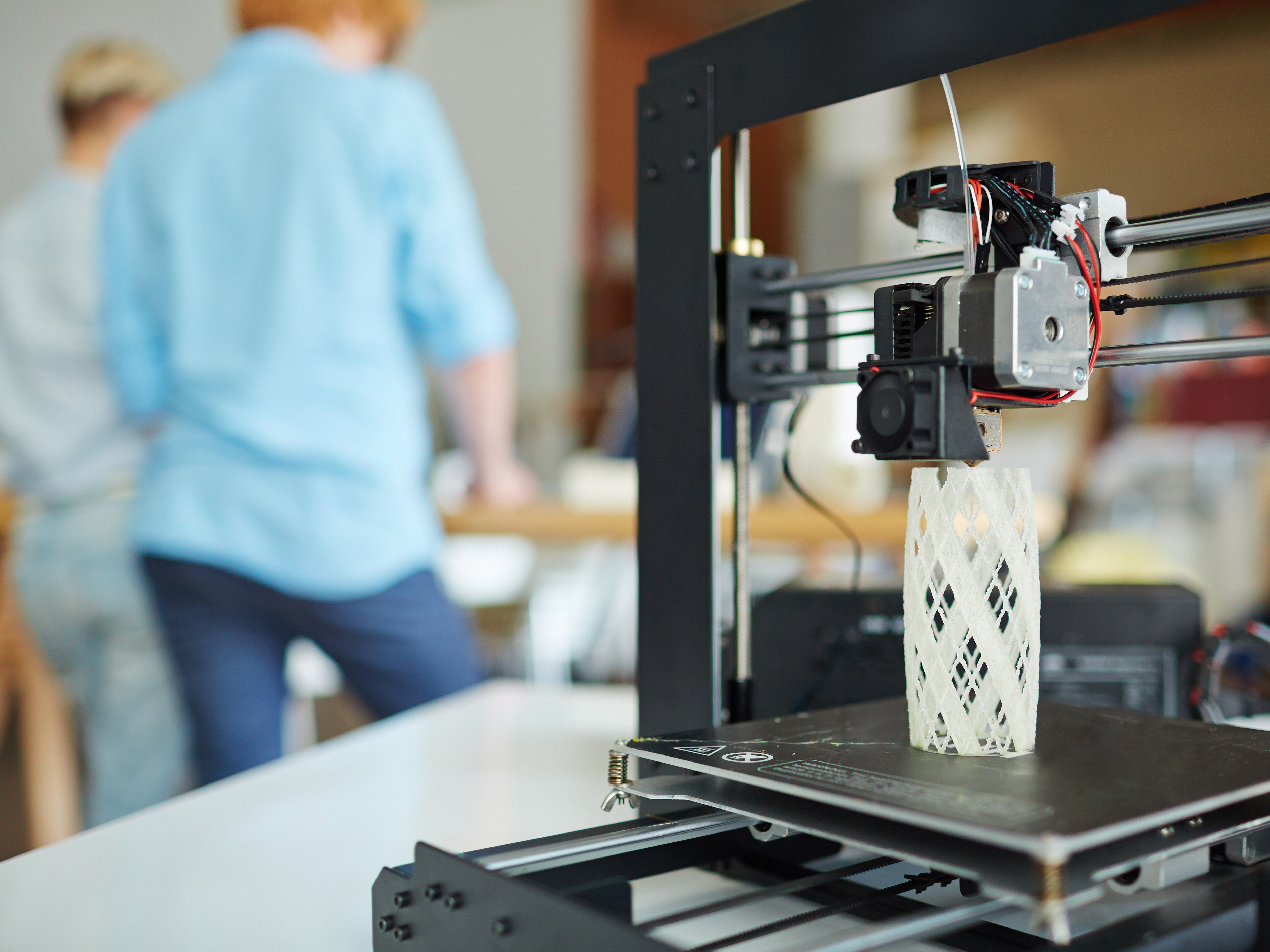 3D-Drucker druckt einen Gegenstand